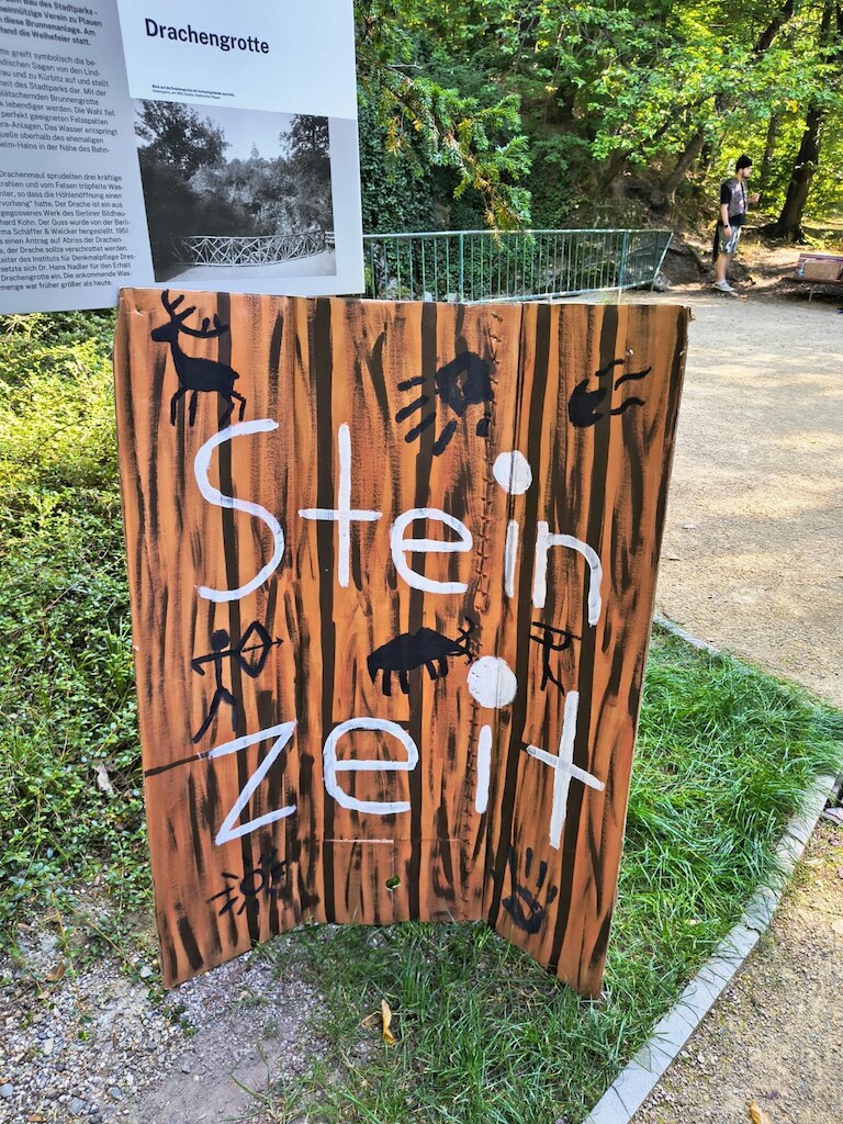 DAs Schild Steinzeit.