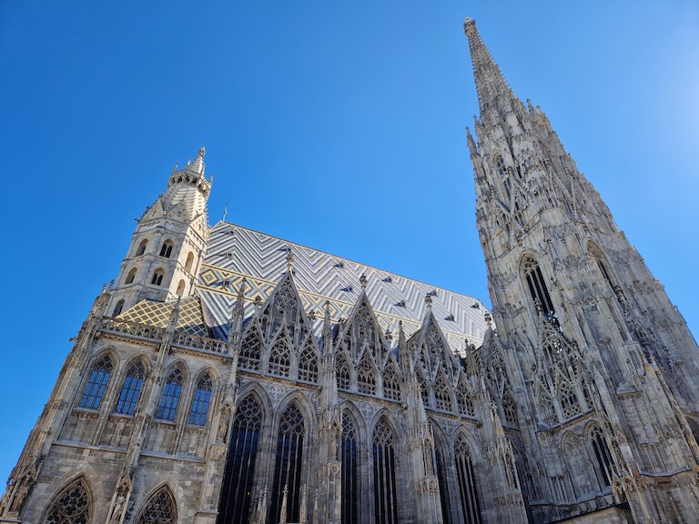 Der Stephandom von der Seite.
