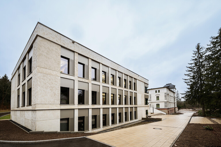 Das Außenstellengebäude in Bad Reiboldsgrün.