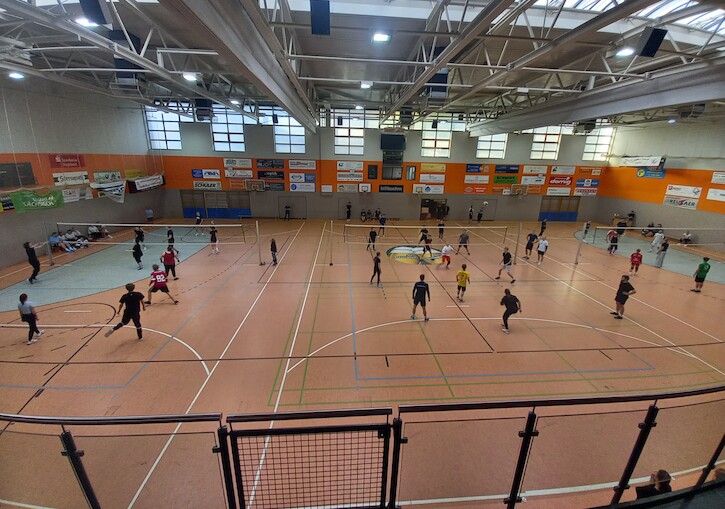 Drei Spiele parallel in der großen Halle.