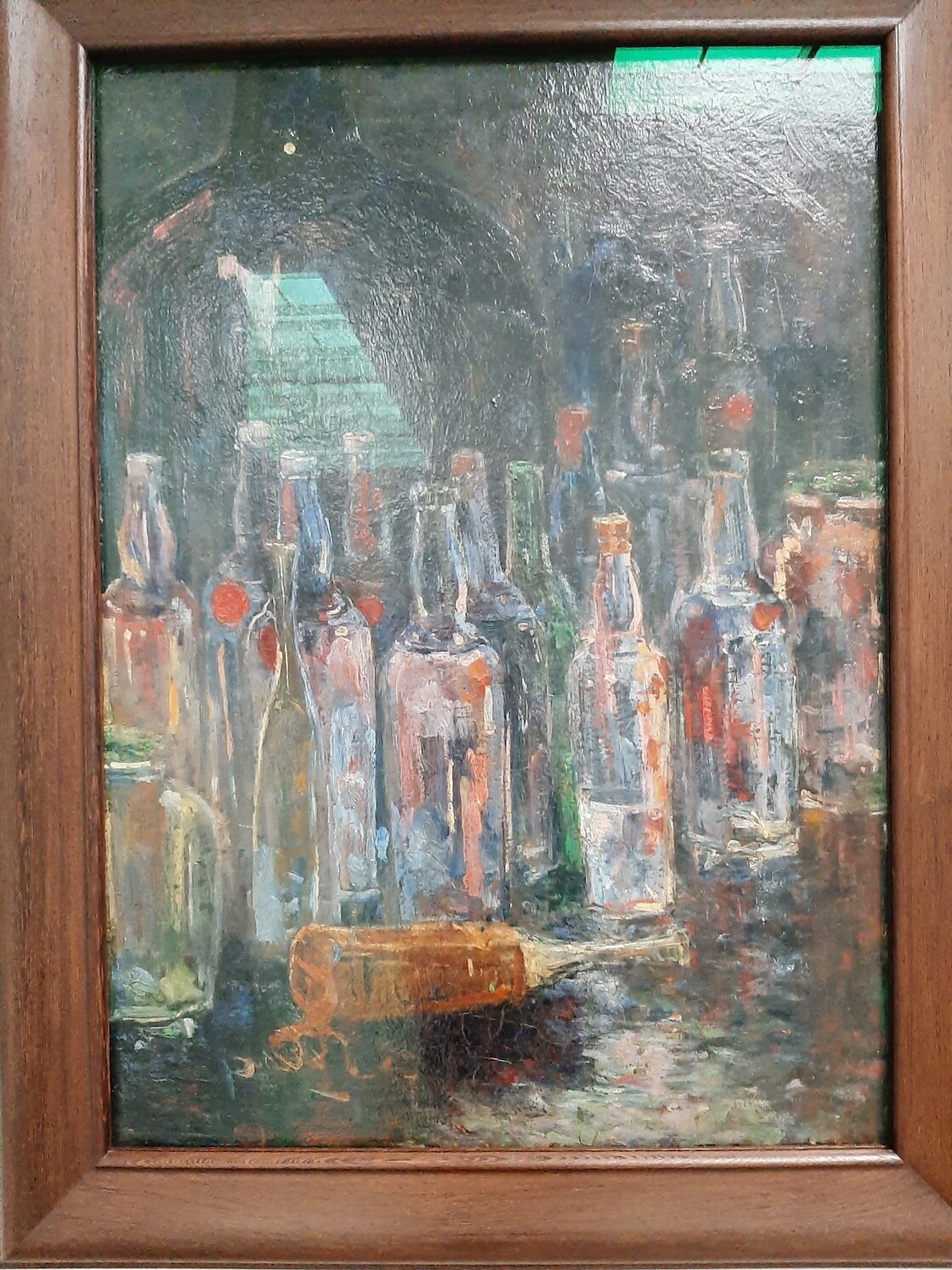 Eine Gemälde mit Flaschen.
