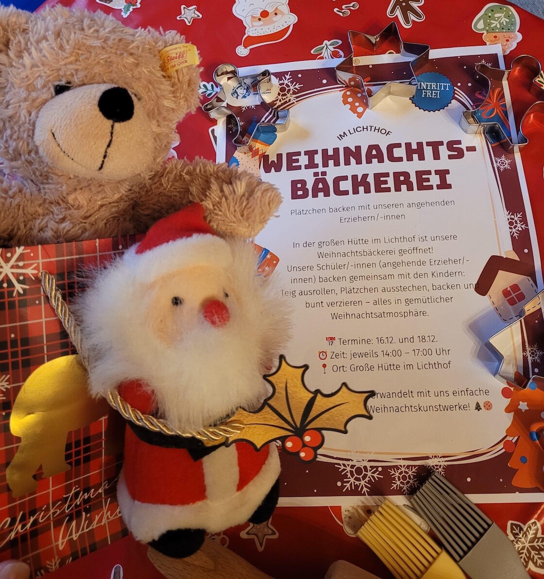 Das Plakat mit Bär zur Weihnachtsbäckerei.