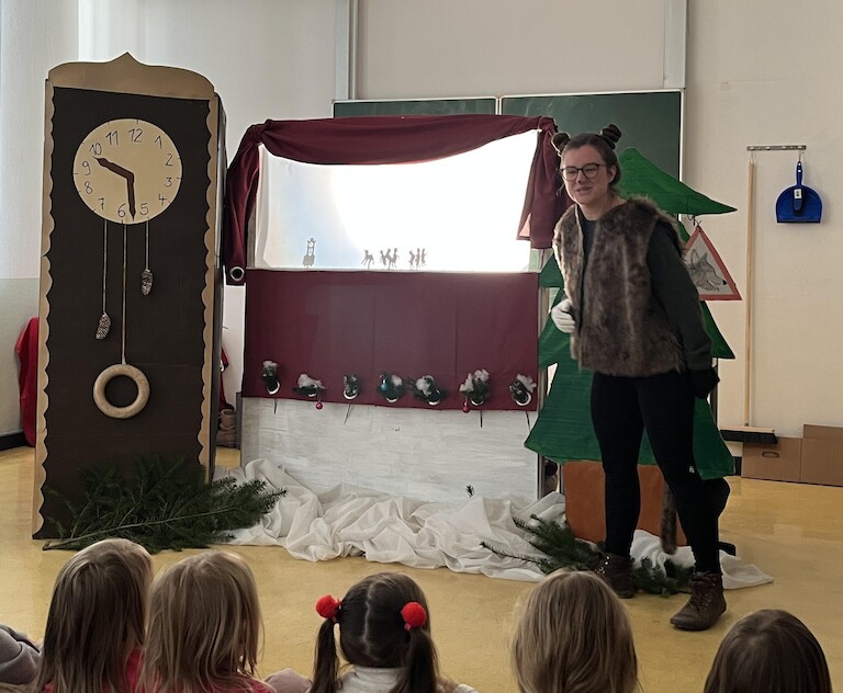 Das Schattentheater mit dem Wolf.