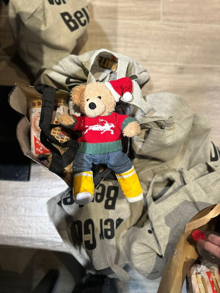 Unser Bär auf Einkaufstüten.