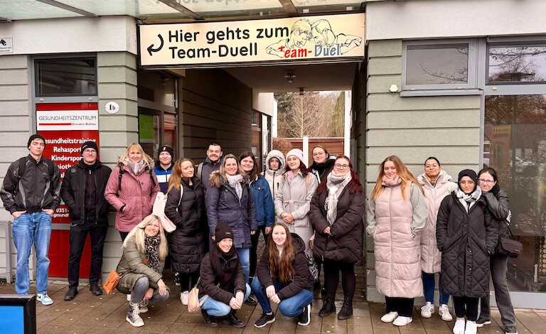 Die Gruppe vor dem Team Duell.