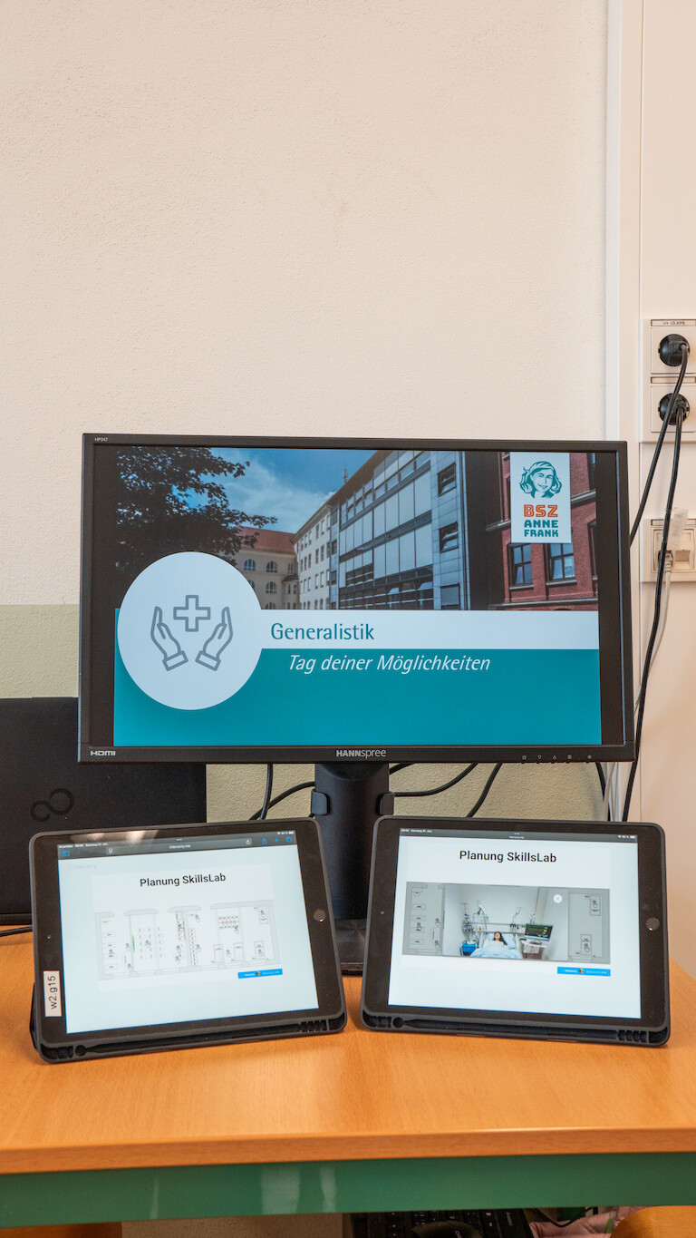Die Generalist zeigt die digitalen Möglichkeiten am PC und den Tablets.