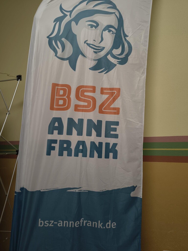 Unser BSZ Anne Frank Aufsteller