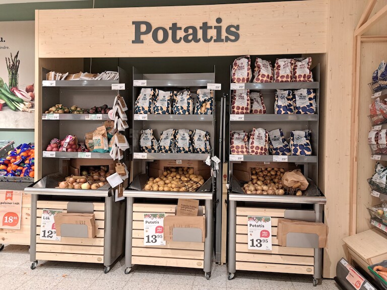 Kartoffelverkaufsstand im Supermarkt
