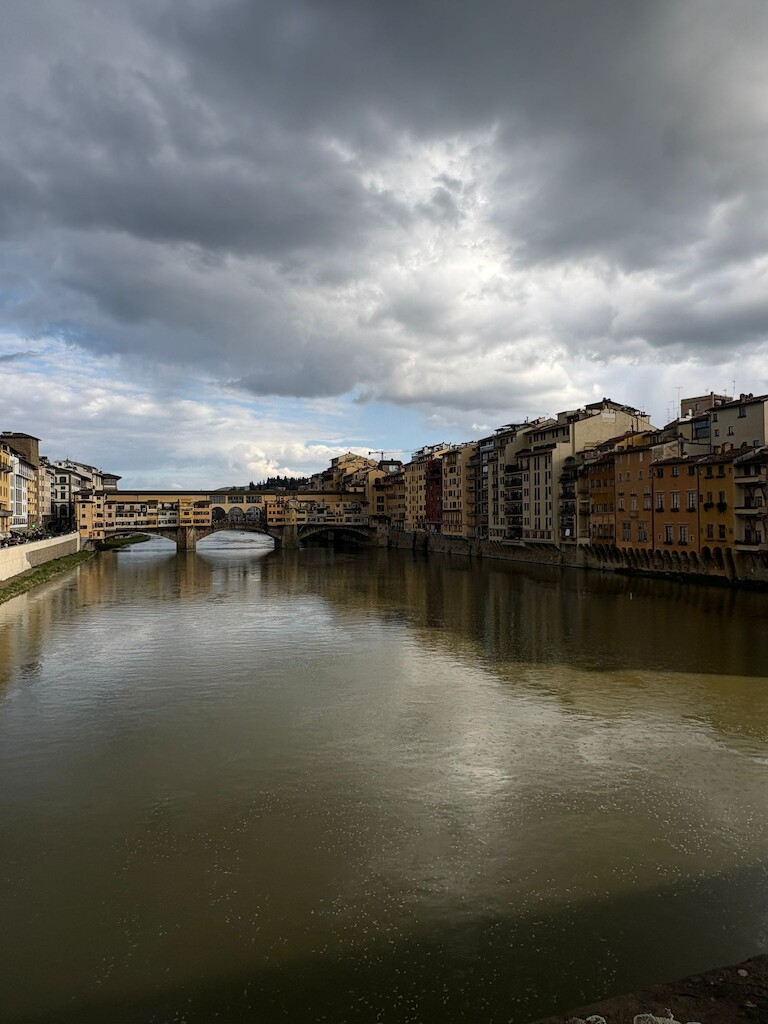 Diie Altstadt um den Fluss herum.