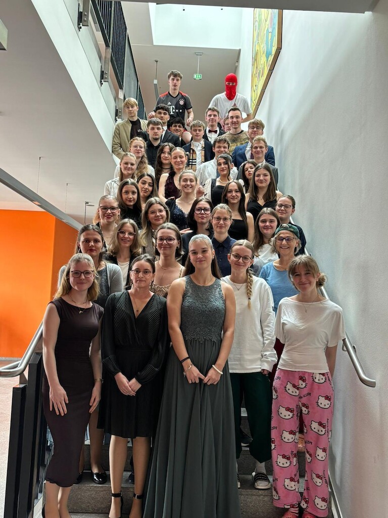 Ober und Underdressed Mädchenbild