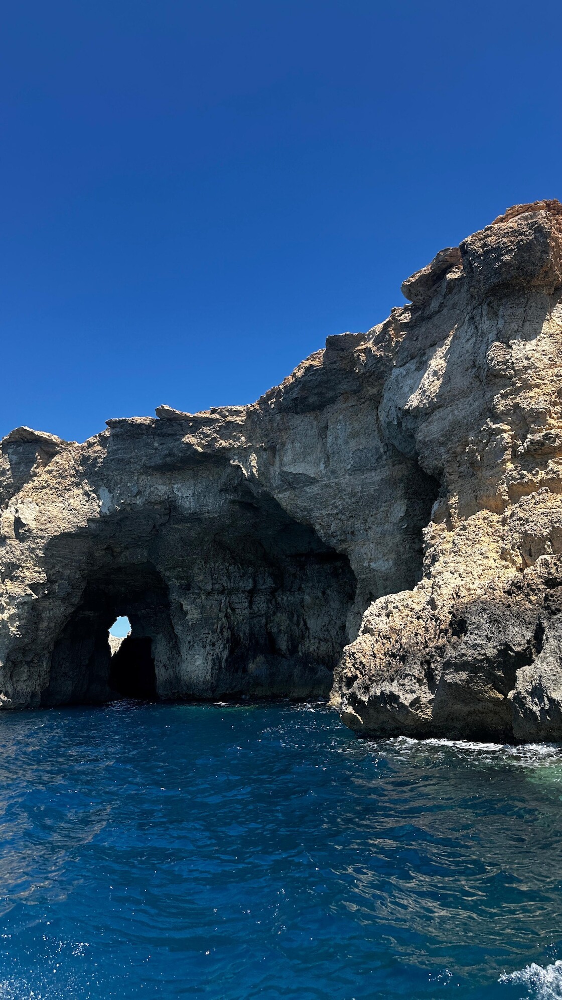 Die Felsenküste von Malta.