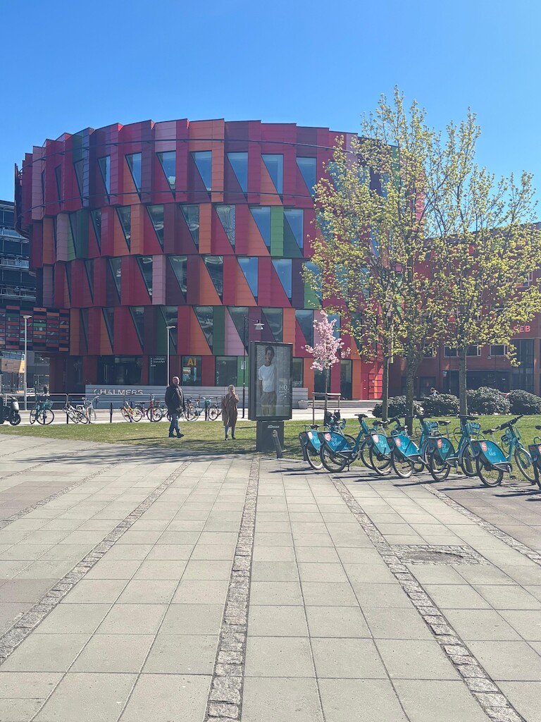 Bürogebäude Kuggen in Göteborg mit seiner roten Fassade