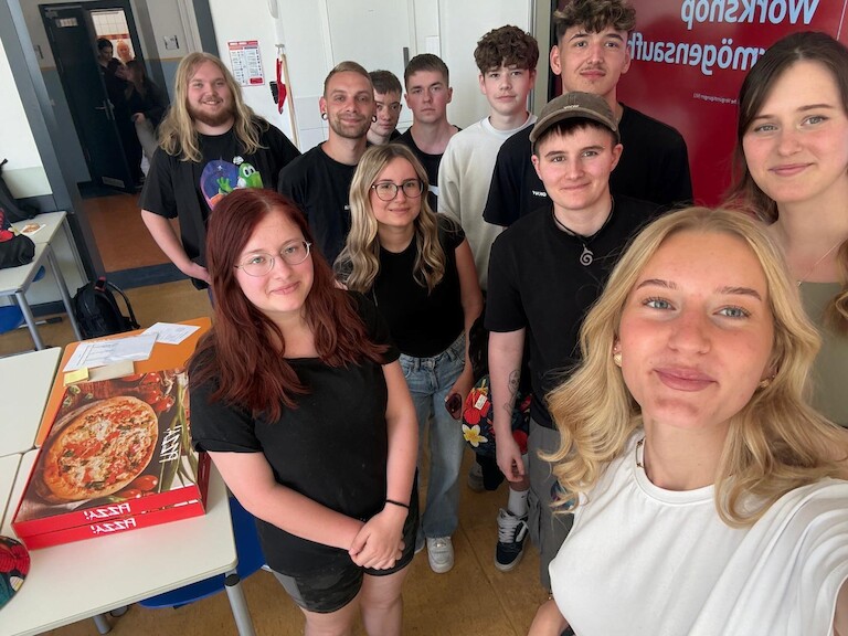 Die Ausbzubildenden mit einer Selfie