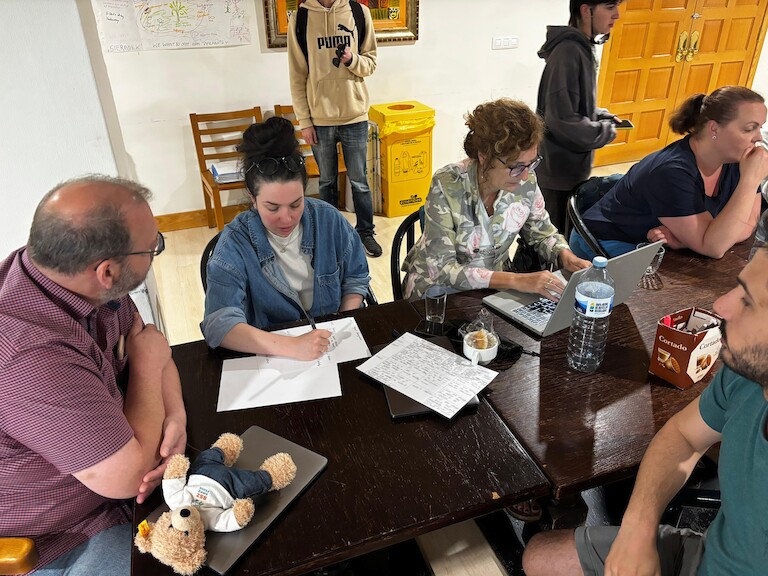Die Seminargruppe bei der Arbeit.