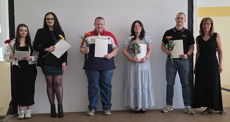 Gruppenbild von Absolventen