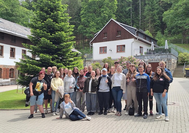 Gruppenbild beim Haus Tannemühle